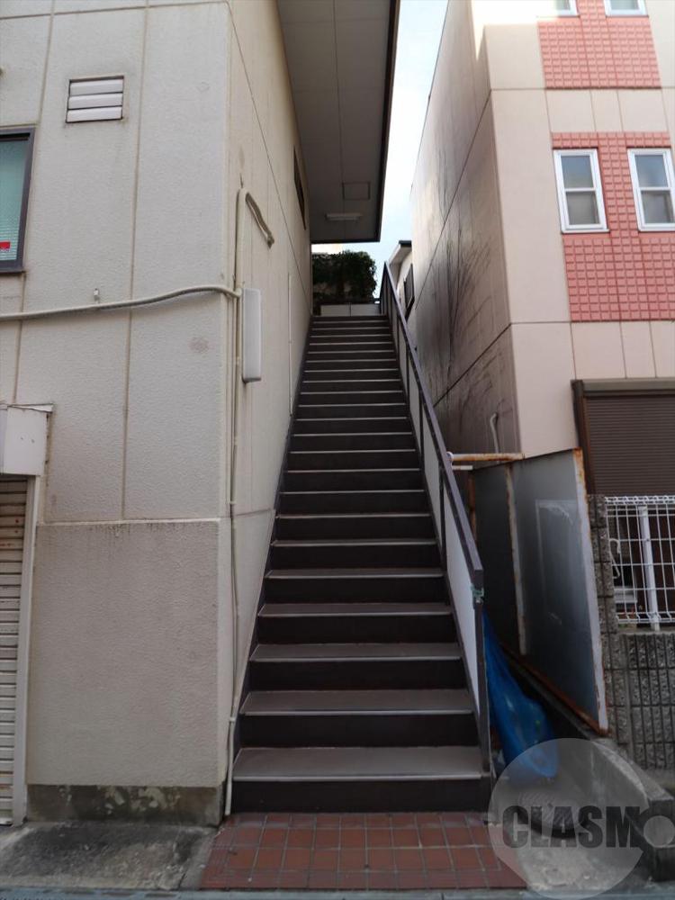 22/30 エントランス