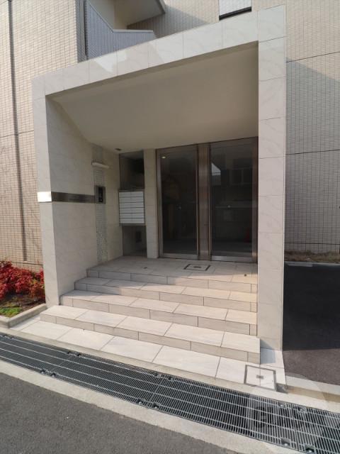 22/30 エントランス