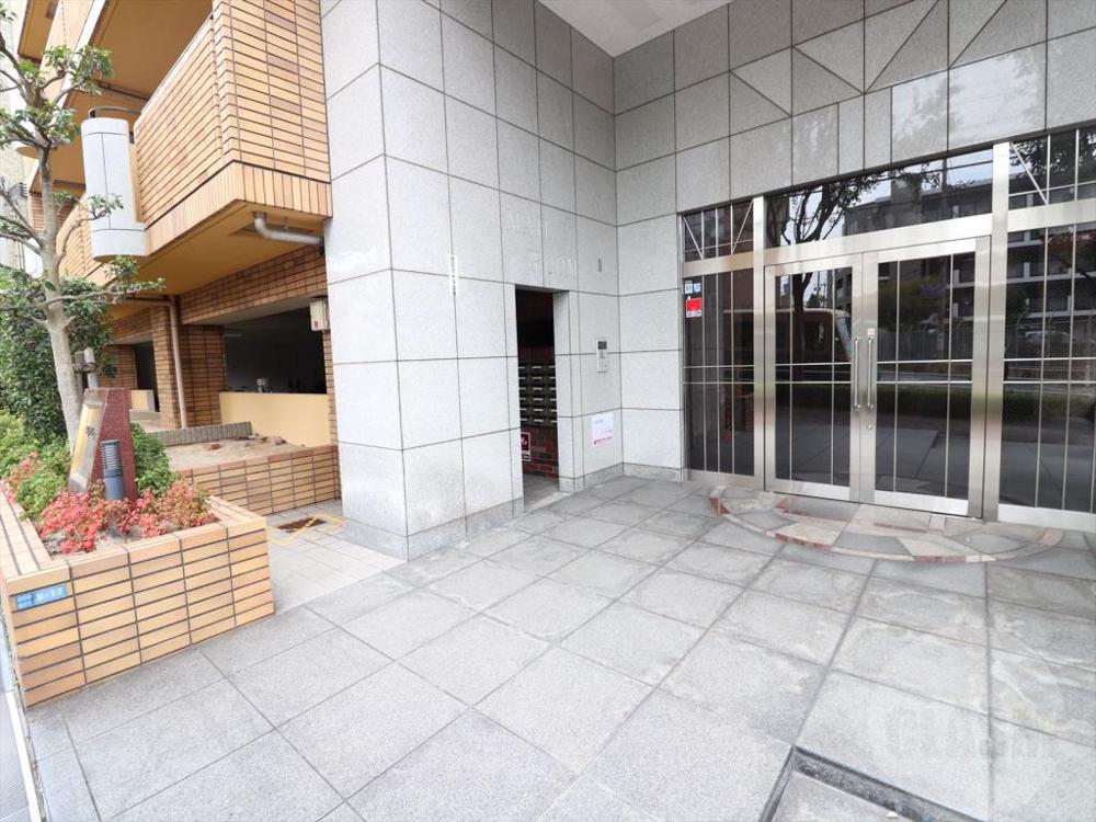 22/30 エントランス