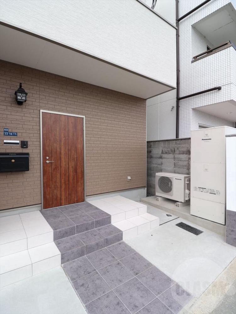 22/30 エントランス