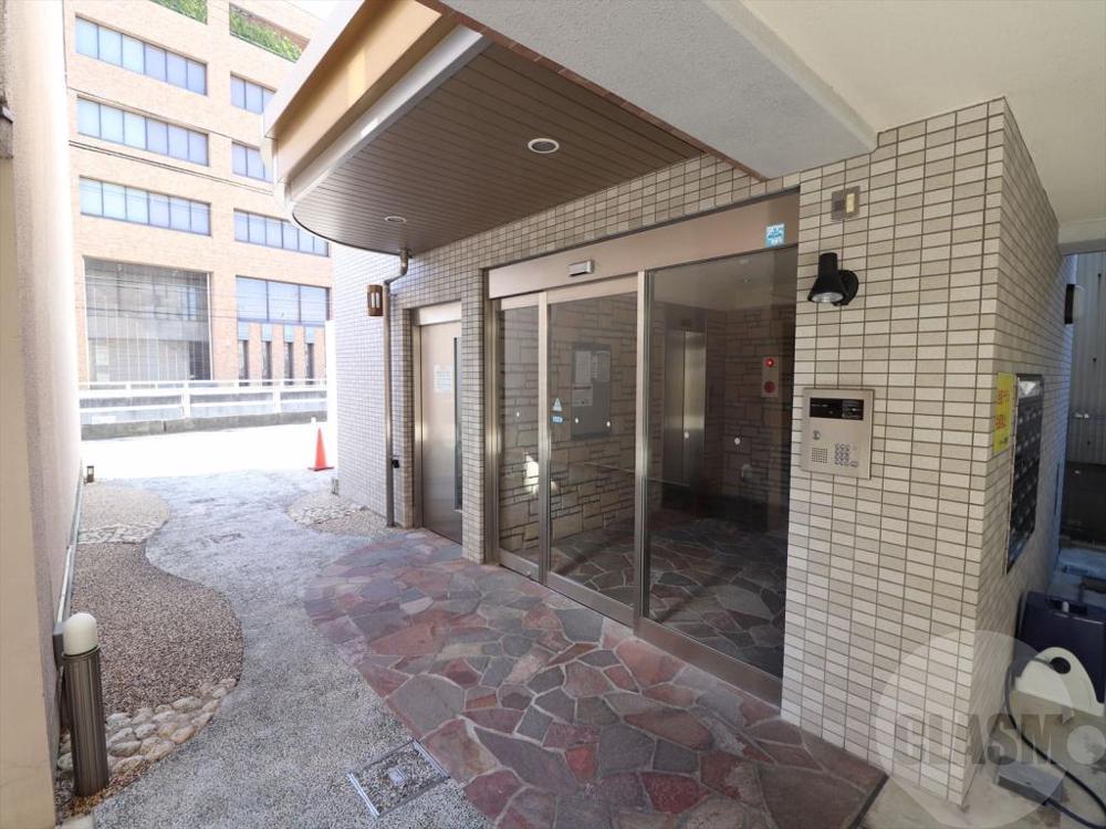 22/30 エントランス