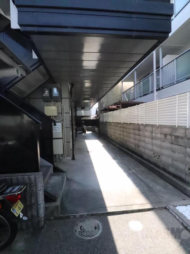 22/28 エントランス