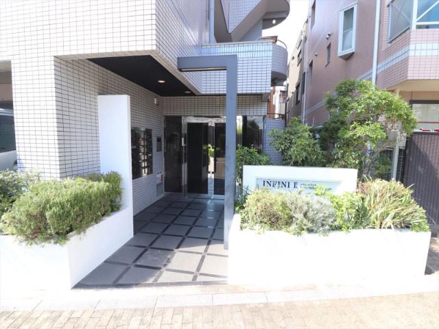 22/30 エントランス