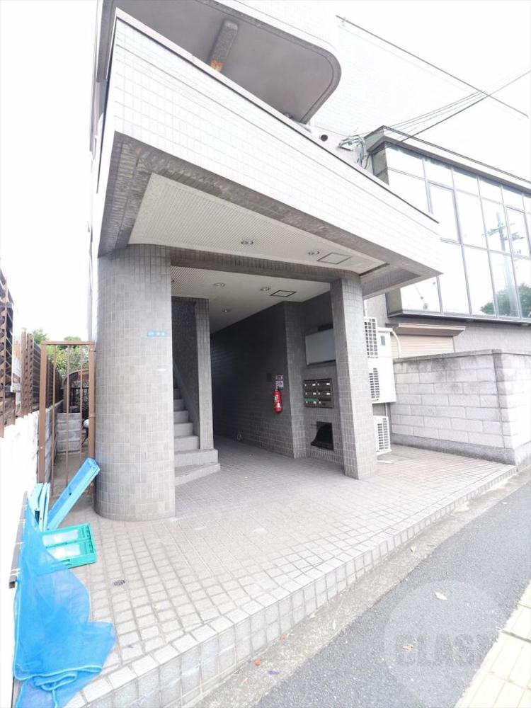 22/30 エントランス