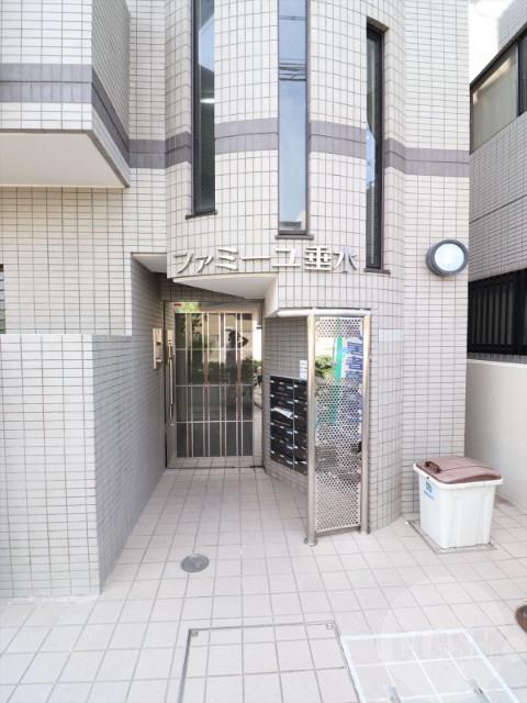 22/30 エントランス