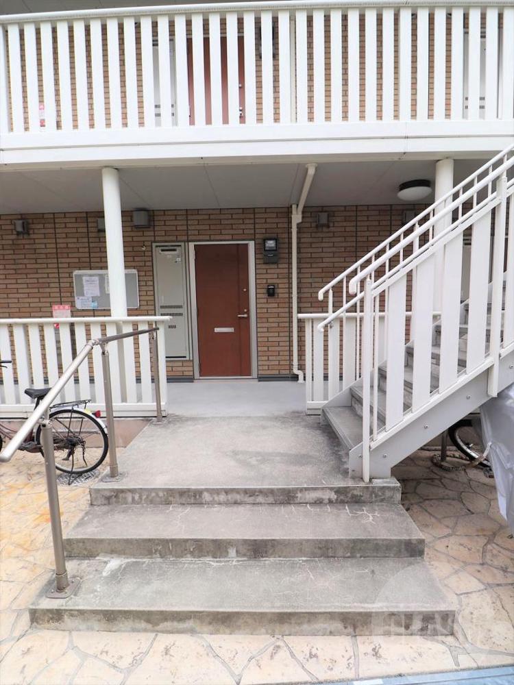 22/30 エントランス