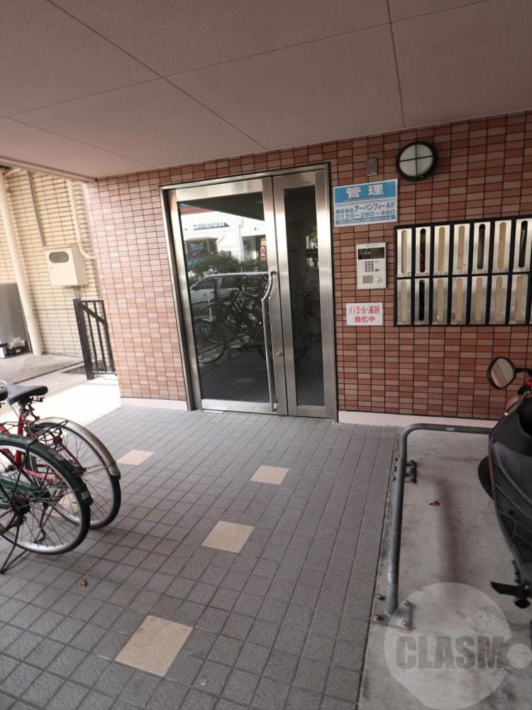 22/30 エントランス