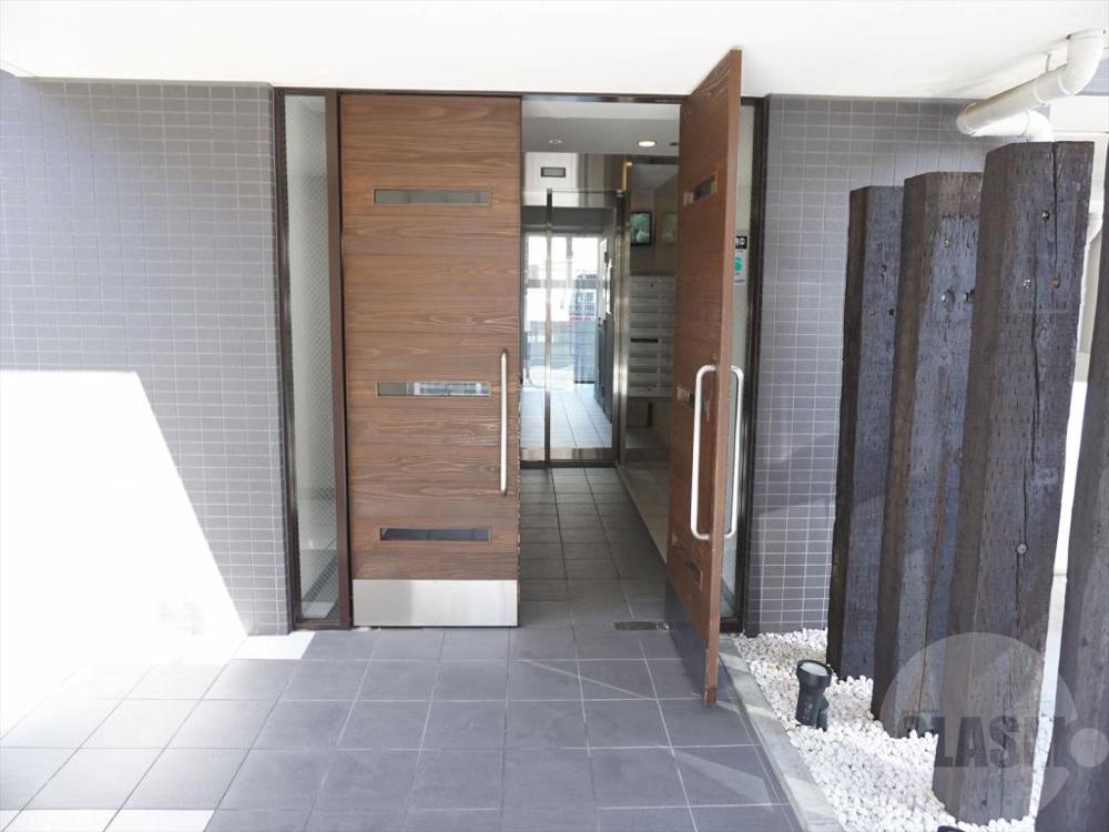 22/30 エントランス