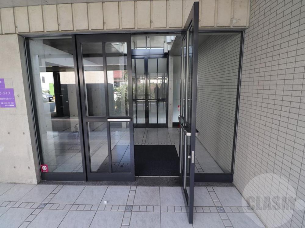 22/30 エントランス