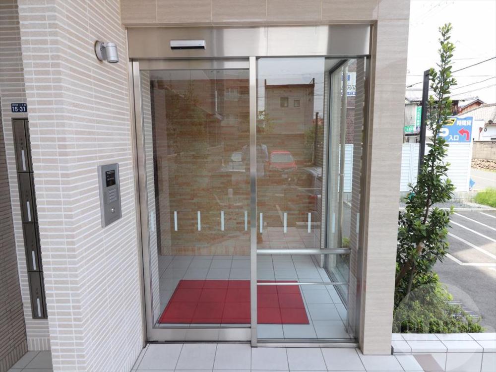 22/30 エントランス