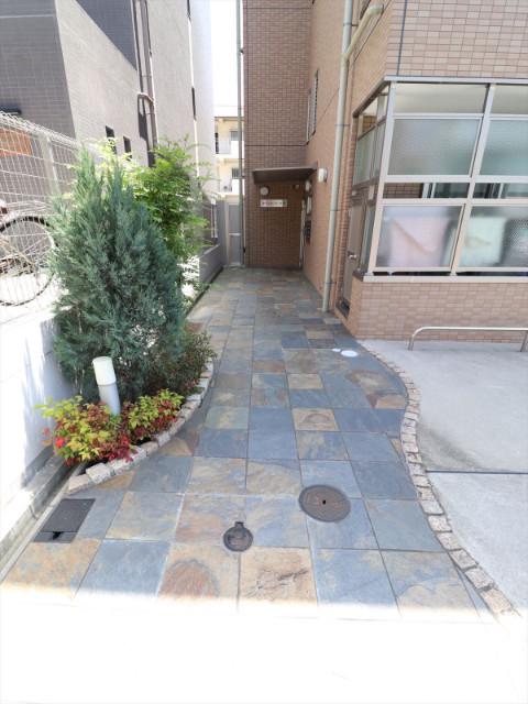 22/30 エントランス