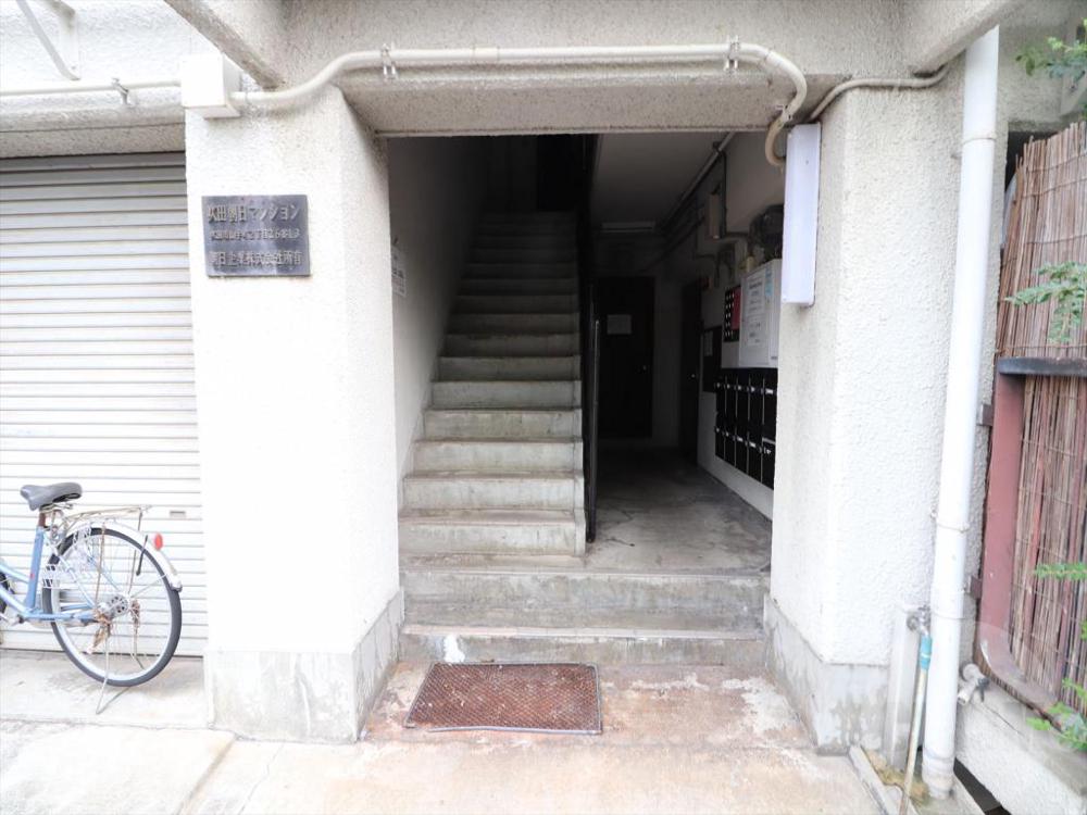 22/30 エントランス