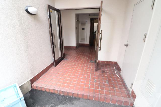 22/30 エントランス