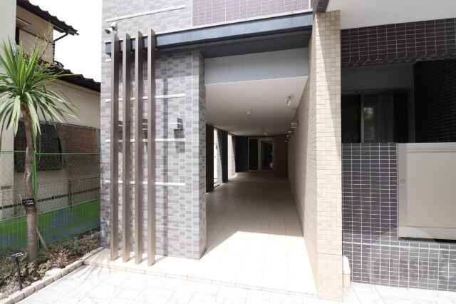 22/30 エントランス