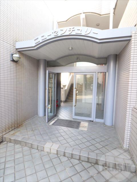 22/30 エントランス