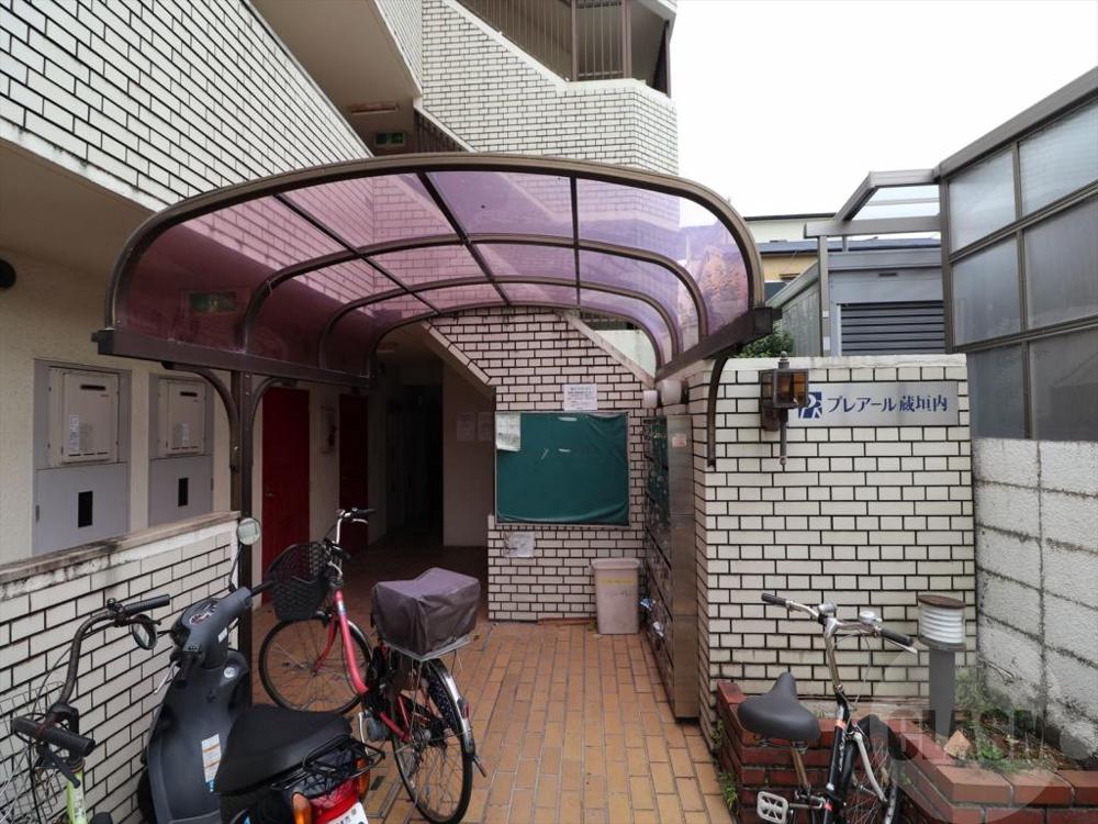 22/30 エントランス