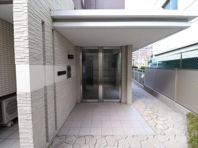 22/30 エントランス