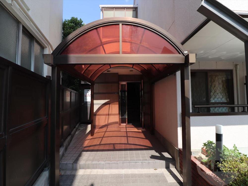 22/30 エントランス