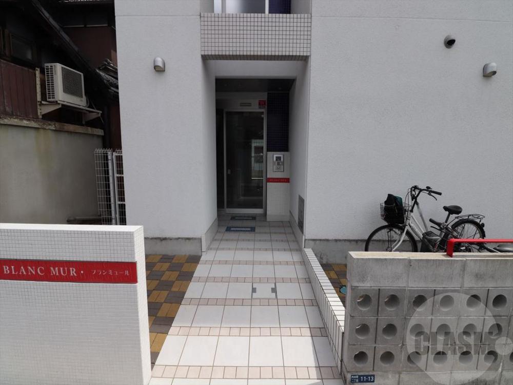 22/30 エントランス