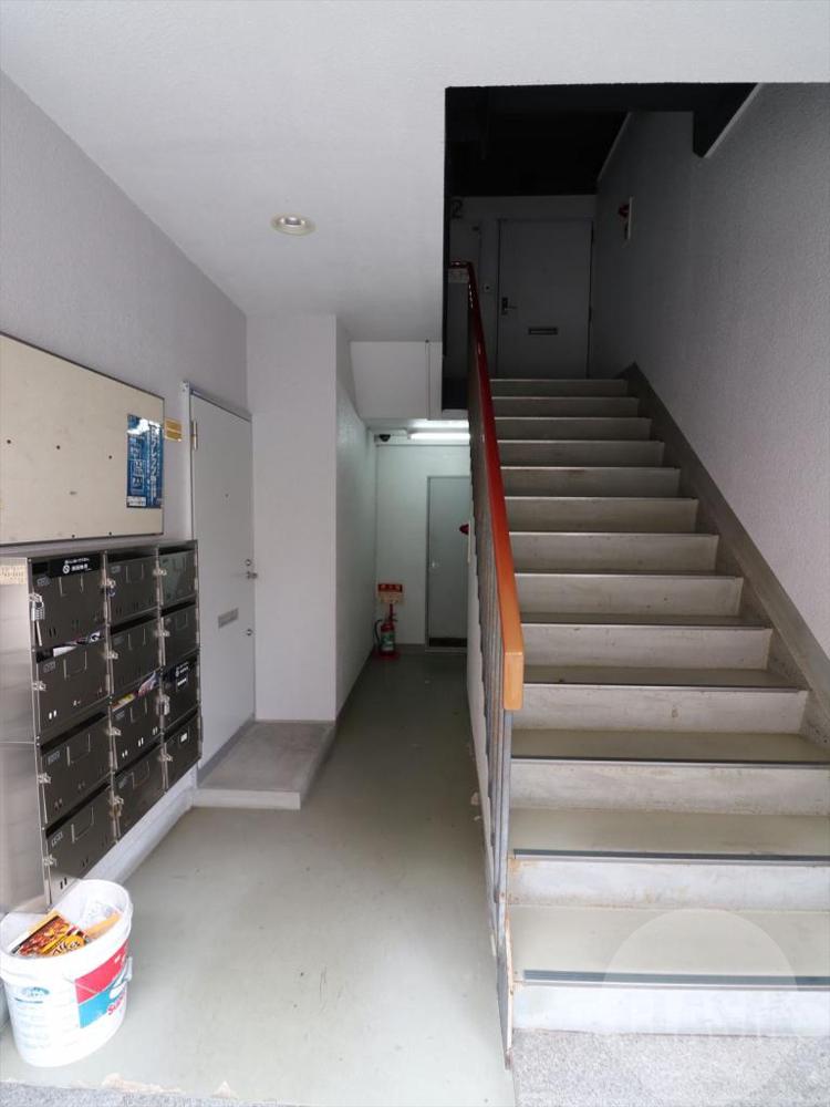 22/30 エントランス