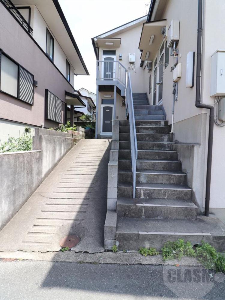 22/30 エントランス