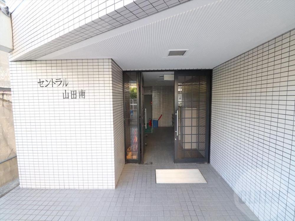 22/29 エントランス