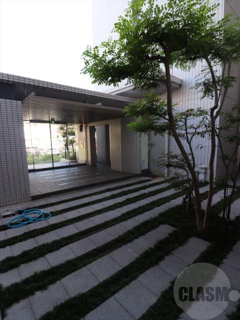 22/30 エントランス