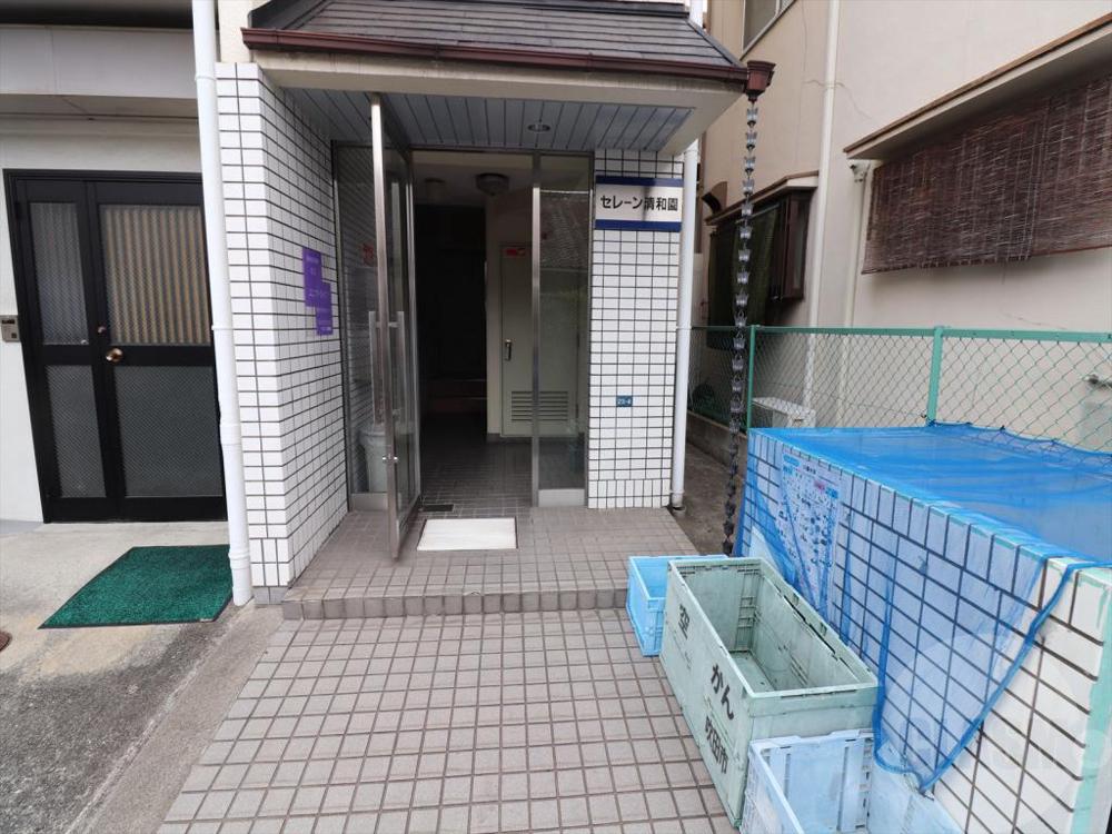 22/30 エントランス