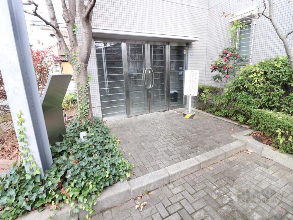 22/29 エントランス