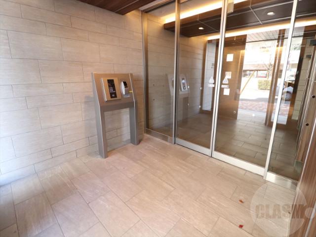 22/30 エントランス