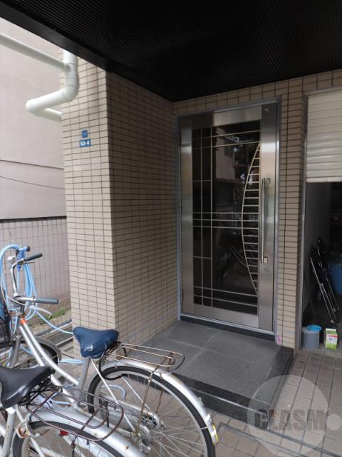 22/30 エントランス