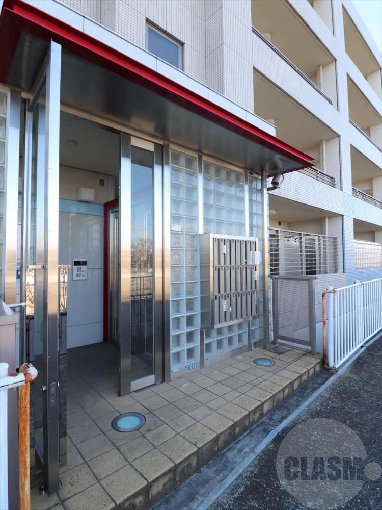 21/30 エントランス