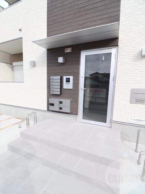 22/30 エントランス