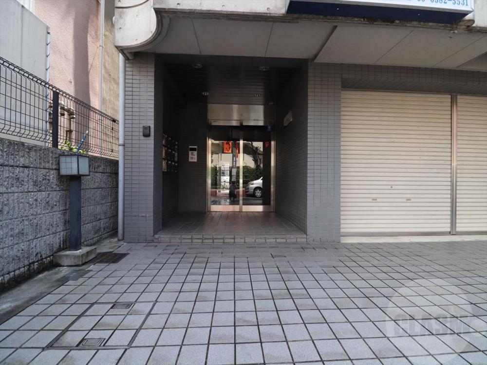 22/30 エントランス