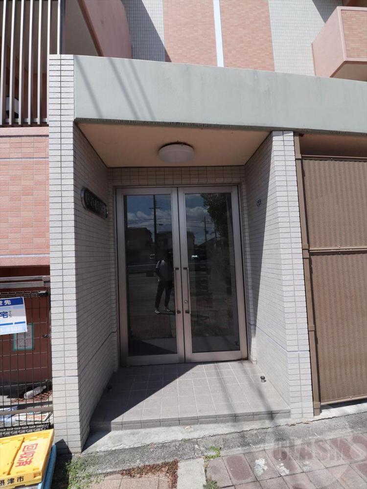 17/26 エントランス