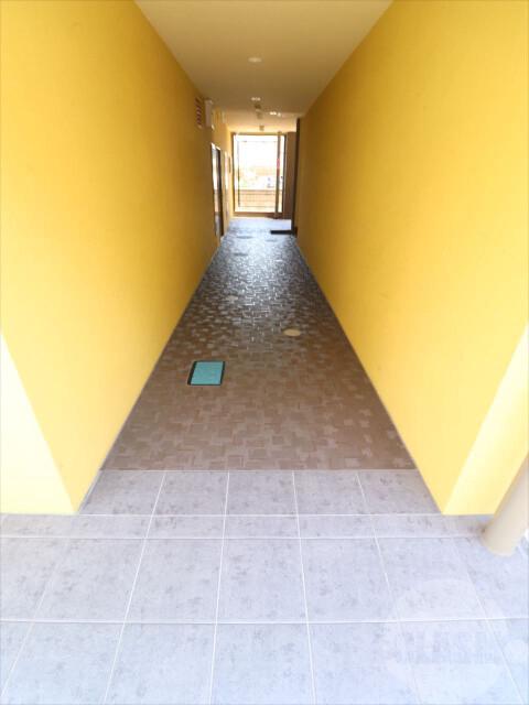 22/30 エントランス