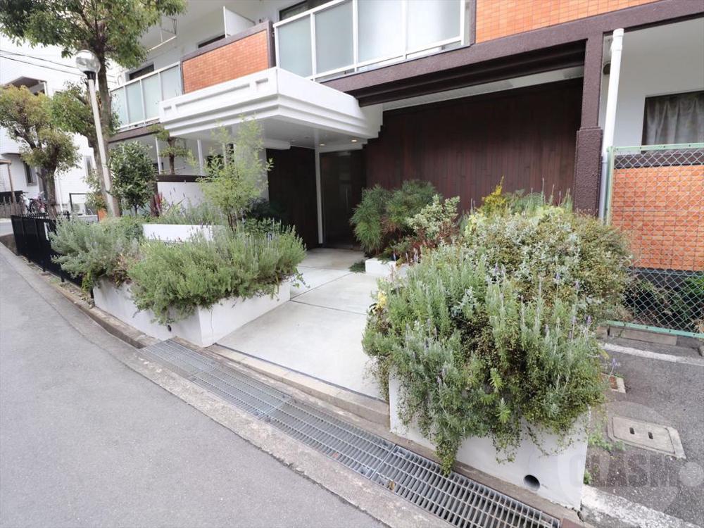 22/30 エントランス