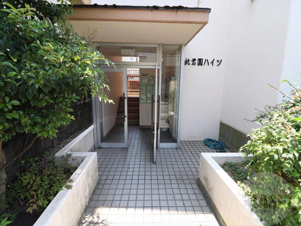 22/29 エントランス