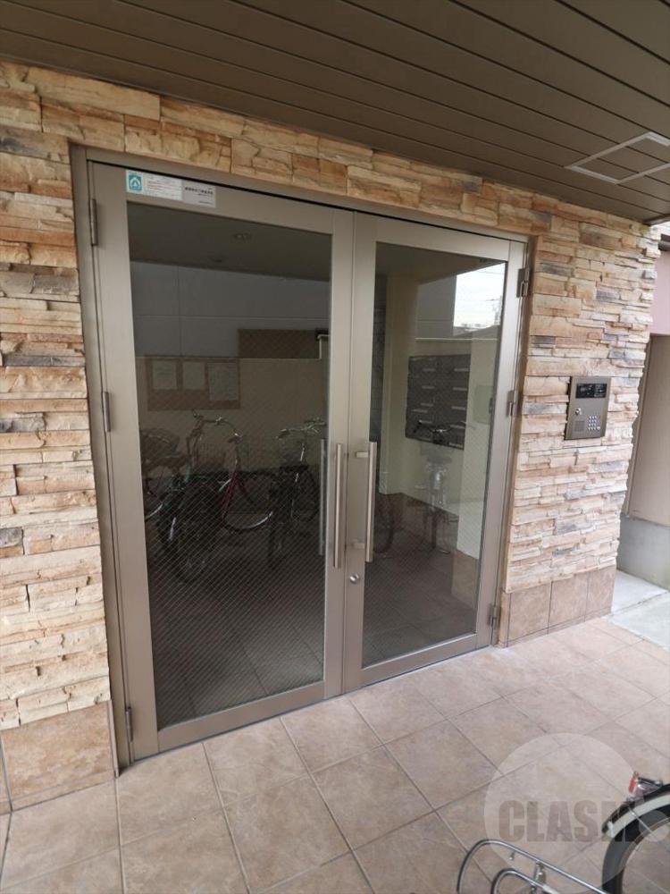 22/30 エントランス