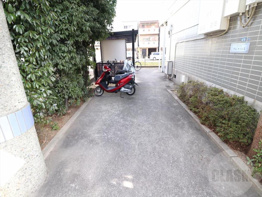 22/30 エントランス