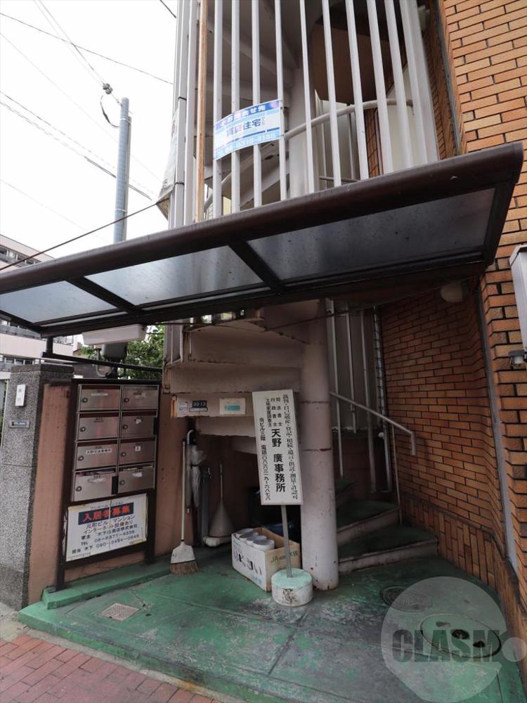 22/30 エントランス