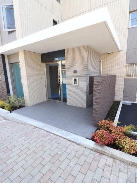 22/30 エントランス