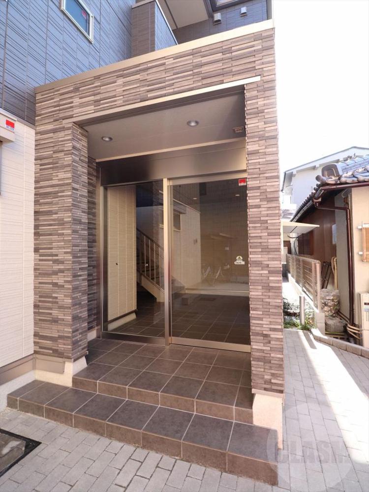 22/30 エントランス