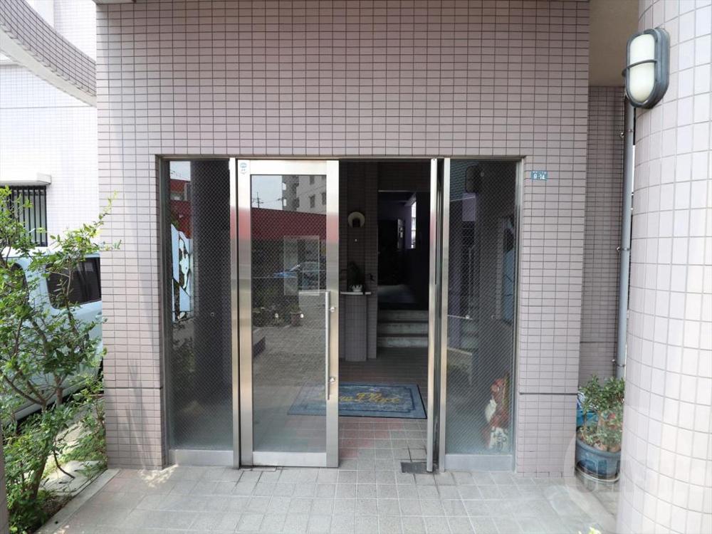 22/30 エントランス