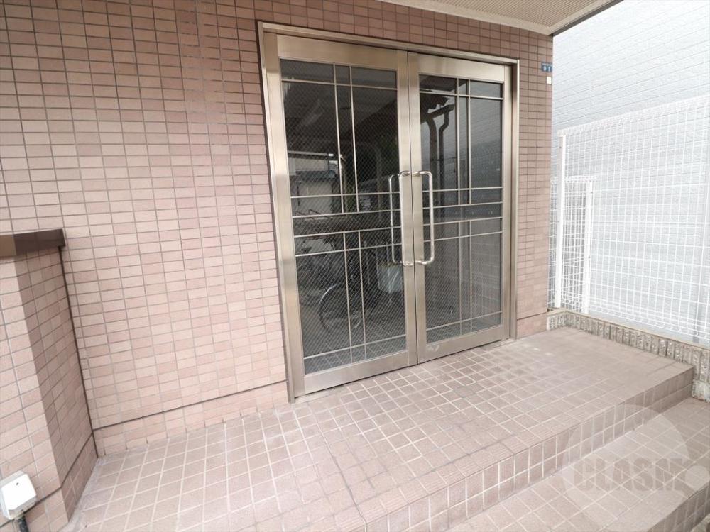 22/30 エントランス