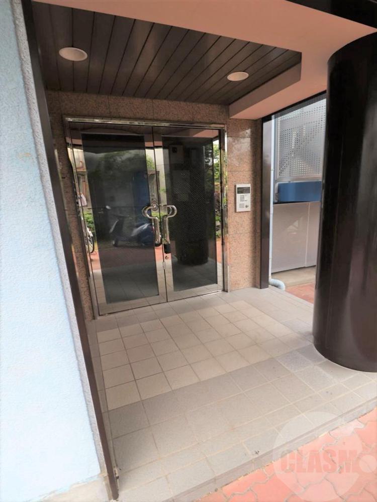 22/29 エントランス