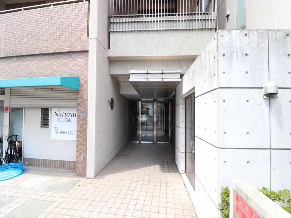 21/28 エントランス