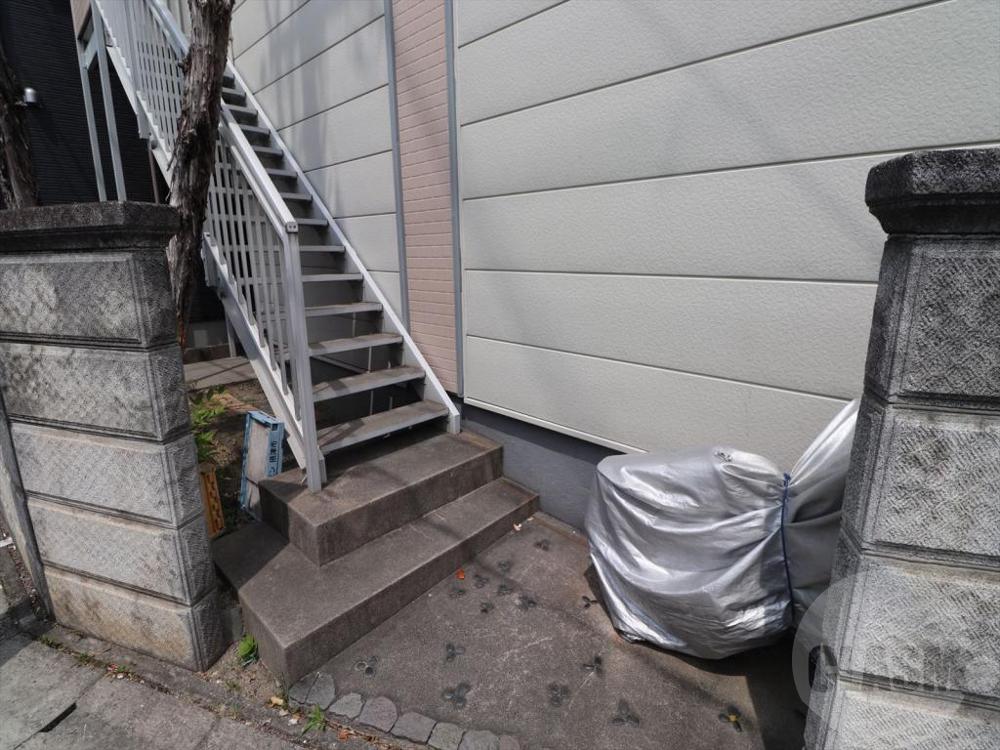 22/30 エントランス