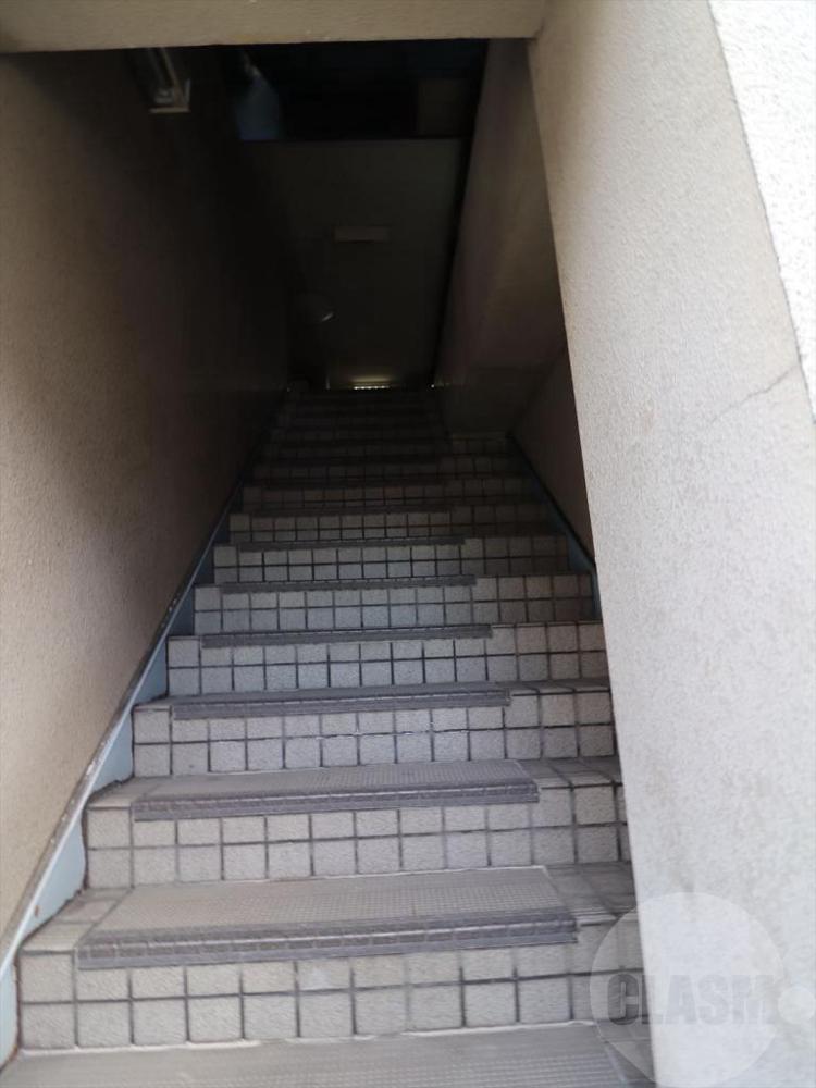 22/28 エントランス