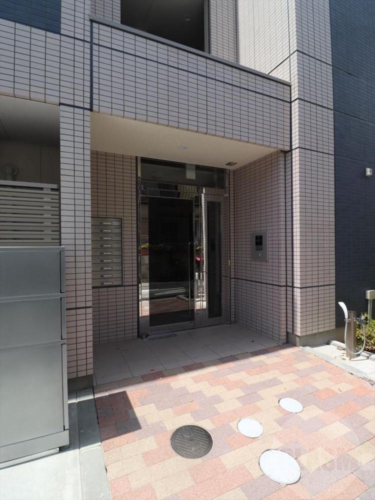 22/30 エントランス